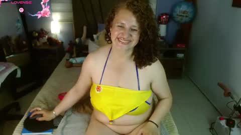 nadia_84 online show from July 7, 2026, 7:29 pm