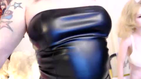Nadia Vixen online show from May 15, 2026, 11:01 pm