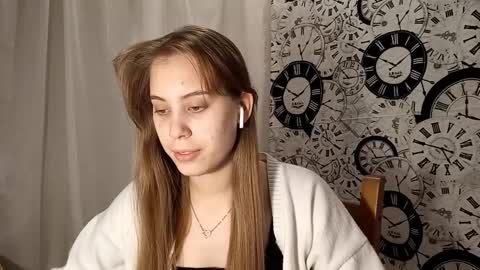Snapshot of nadinenovosel chatting on October 7, 2025, 7:05 am Anna online show from October 7, 2025, 7:05 am