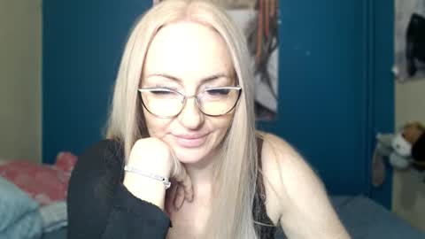 Snapshot of nadinnnea chatting on November 24, 2025, 10:26 am nadinnnea online show from November 24, 2025, 10:26 am