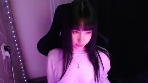 Naemi online show from December 22, 2025, 4:15 pm