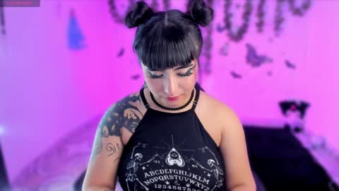 Snapshot of naenia_demonty_ chatting on January 21, 2025, 2:43 am Naenia     online show from January 21, 2025, 2:43 am