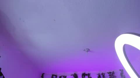 Snapshot of naenia_demonty_ chatting on February 19, 2025, 3:49 pm Naenia     online show from February 19, 2025, 3:49 pm