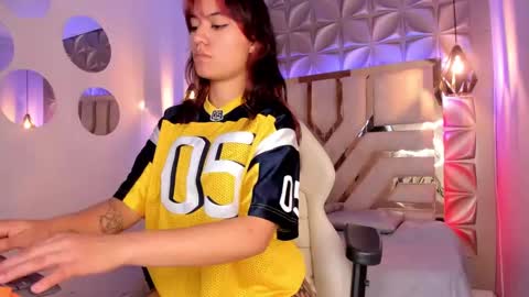  Valeria  online show from February 17, 2025, 5:14 am