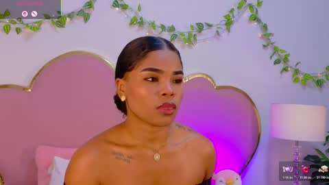 NahiaraReina  online show from December 20, 2025, 2:24 pm