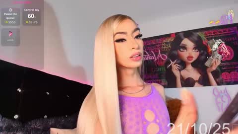 Snapshot of nahiavictoria chatting on October 21, 2025, 12:39 pm NahiaVictoria online show from October 21, 2025, 12:39 pm