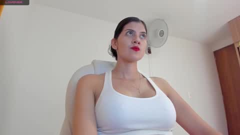 independent model online show from March 11, 2025, 1:26 am