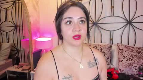 Nahomi  online show from November 5, 2025, 10:59 am