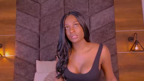  VICTORIA  online show from November 6, 2025, 7:37 pm