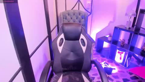 Snapshot of nahomirichards chatting on January 7, 2026, 3:53 am Nahomi online show from January 7, 2026, 3:53 am