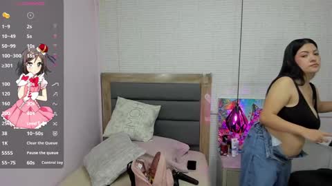 Snapshot of nahomirosse chatting on September 18, 2025, 12:07 pm   SHELBY   online show from September 18, 2025, 12:07 pm
