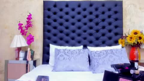 Nahomi  online show from October 3, 2025, 3:42 pm