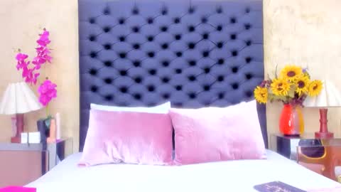 Nahomi  online show from October 7, 2025, 5:32 pm