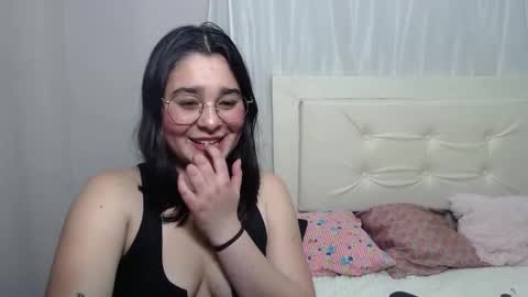 Snapshot of nahomy_larsen chatting on December 12, 2024, 7:59 pm Nahomy online show from December 12, 2024, 7:59 pm