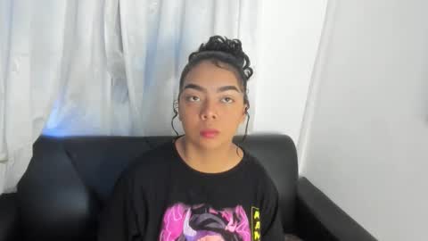 Nahomy online show from November 26, 2025, 7:48 pm