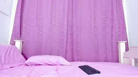 nahomy_smiith_ online show from November 15, 2025, 10:04 pm