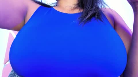 Snapshot of nahomygrey_ chatting on November 12, 2025, 8:08 pm Nahomy online show from November 12, 2025, 8:08 pm