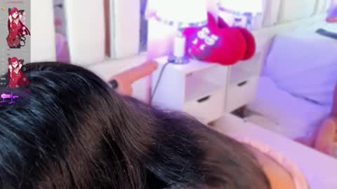 Nahomy Roberts online show from October 18, 2025, 12:17 pm