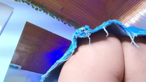 Naia x online show from November 3, 2025, 7:37 pm