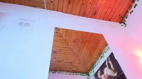 Naia x online show from February 23, 2026, 9:12 pm