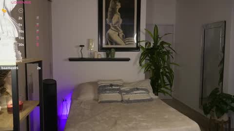 Lia online show from November 15, 2025, 2:24 pm