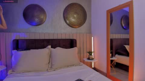 Naisha Ford online show from November 8, 2025, 2:34 am