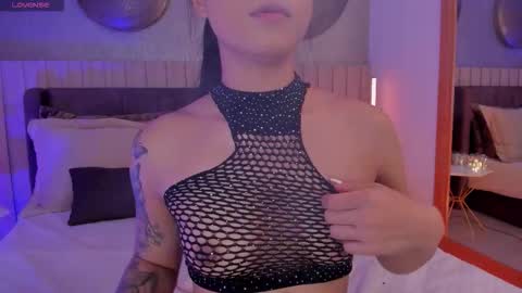 Naisha Ford online show from December 5, 2025, 3:15 am