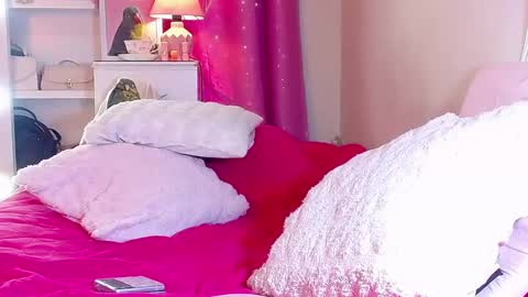 Snapshot of naissha chatting on December 4, 2024, 2:37 pm Naissha online show from December 4, 2024, 2:37 pm