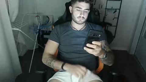 Snapshot of najidalquazar chatting on December 18, 2024, 5:00 pm Najid online show from December 18, 2024, 5:00 pm