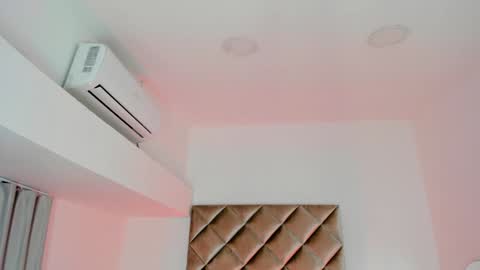 INSTAGRAM  m2221     online show from January 14, 2025, 11:42 am