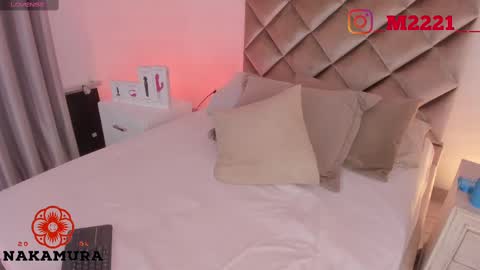 INSTAGRAM  m2221     online show from February 12, 2025, 11:29 am