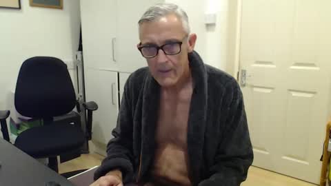 Snapshot of nakedcarpenteruk chatting on November 13, 2025, 5:23 pm nakedcarpenteruk online show from November 13, 2025, 5:23 pm