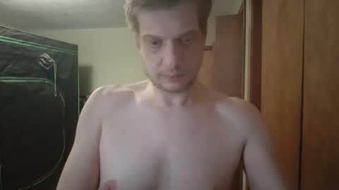 Snapshot of nakedcav chatting on January 13, 2026, 9:20 pm NakedClown online show from January 13, 2026, 9:20 pm