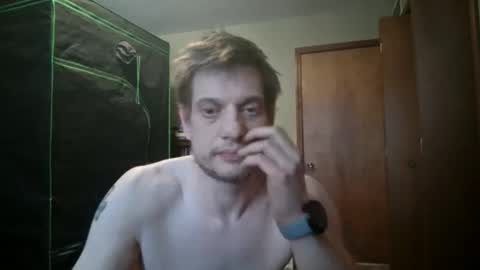 Snapshot of nakedcav chatting on January 15, 2026, 9:40 pm NakedClown online show from January 15, 2026, 9:40 pm