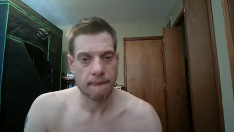 Snapshot of nakedcav chatting on February 1, 2026, 6:39 pm NakedClown online show from February 1, 2026, 6:39 pm