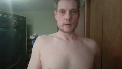 Snapshot of nakedcav chatting on February 16, 2026, 10:17 pm NakedClown online show from February 16, 2026, 10:17 pm