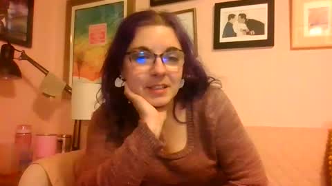 Snapshot of nakedcrafts chatting on January 19, 2025, 7:36 am Lizzy online show from January 19, 2025, 7:36 am