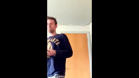 nakedscotsman199211189180 online show from April 11, 2026, 12:31 pm