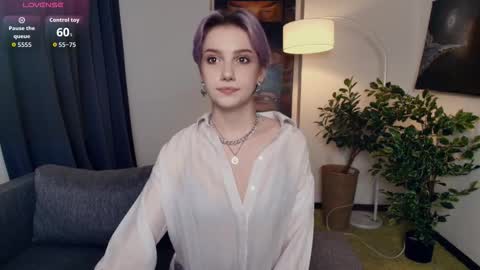 Kate online show from December 18, 2025, 12:33 pm