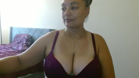Snapshot of nala_thickk chatting on December 19, 2024, 5:50 pm Nala Thickk online show from December 19, 2024, 5:50 pm