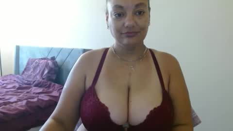 Snapshot of nala_thickk chatting on December 22, 2024, 2:06 pm Nala Thickk online show from December 22, 2024, 2:06 pm