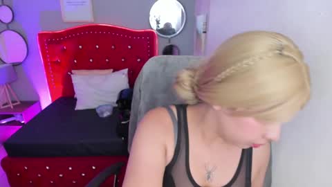 namiko_park online show from February 11, 2025, 7:27 pm