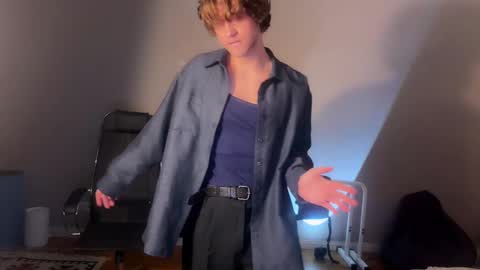 Snapshot of namiraaxel chatting on December 3, 2024, 9:01 pm Georges online show from December 3, 2024, 9:01 pm