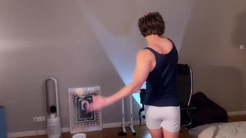 Snapshot of namiraaxel chatting on December 6, 2024, 9:13 pm Georges online show from December 6, 2024, 9:13 pm