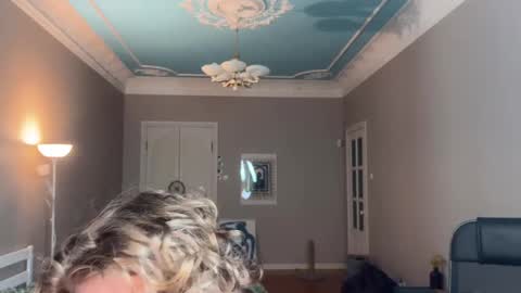 Snapshot of namiraaxel chatting on February 22, 2025, 10:42 pm Georges online show from February 22, 2025, 10:42 pm