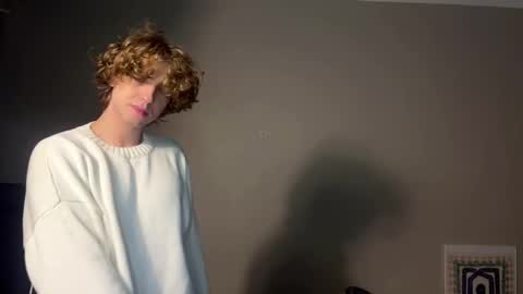 Snapshot of namiraaxel chatting on October 21, 2025, 7:25 pm Georges online show from October 21, 2025, 7:25 pm