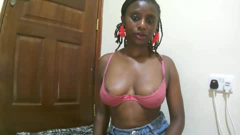 Snapshot of nana2095 chatting on December 20, 2025, 4:30 am nana2095 online show from December 20, 2025, 4:30 am