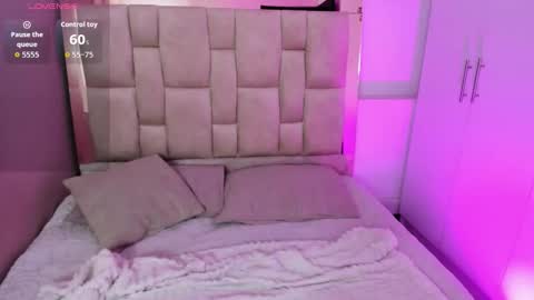 Snapshot of nana__s chatting on February 22, 2026, 3:18 am Nana online show from February 22, 2026, 3:18 am