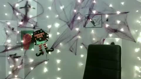 Nana online show from October 17, 2025, 8:28 am