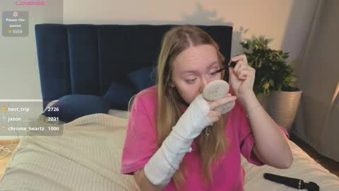 Snapshot of nanami_v02 chatting on November 8, 2025, 2:45 am Maeve online show from November 8, 2025, 2:45 am